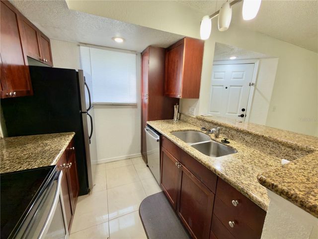 5152 CONROY ROAD 17, Orlando, FL 32811