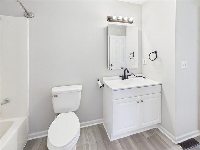 218 SE 51st Road, Warrensburg, MO 64093