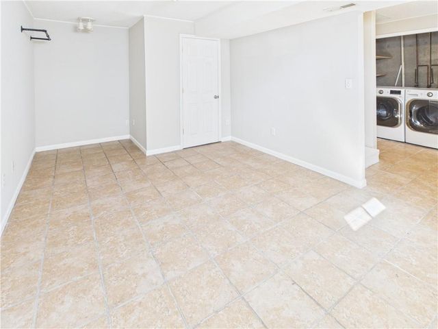 218 SE 51st Road, Warrensburg, MO 64093