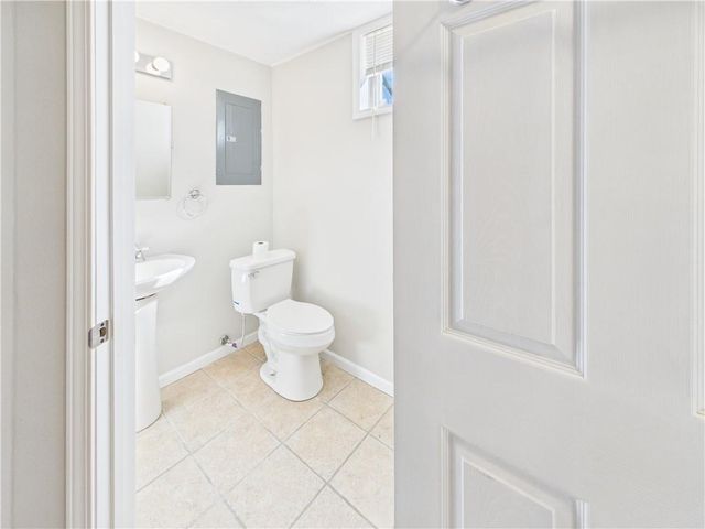 218 SE 51st Road, Warrensburg, MO 64093