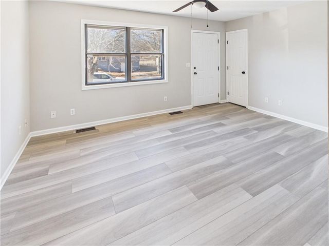 218 SE 51st Road, Warrensburg, MO 64093