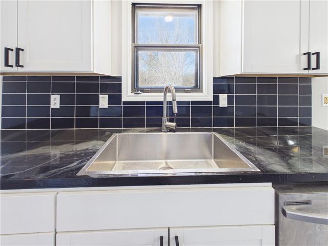 218 SE 51st Road, Warrensburg, MO 64093