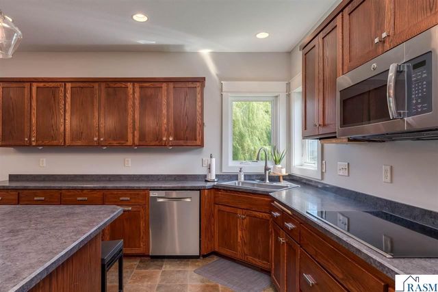2290 Balsam Drive, North Mankato, MN 56003