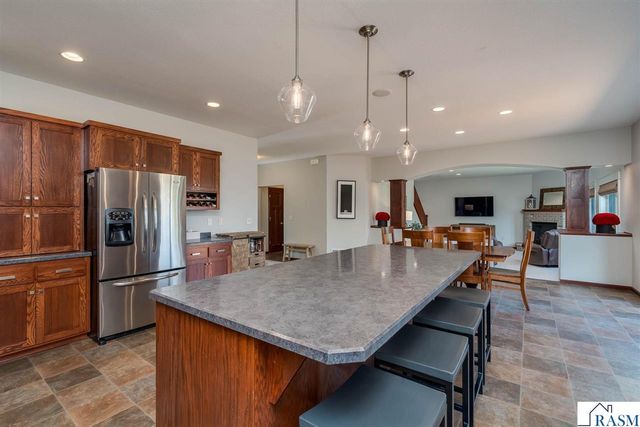 2290 Balsam Drive, North Mankato, MN 56003