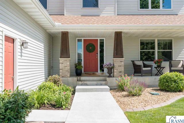 2290 Balsam Drive, North Mankato, MN 56003