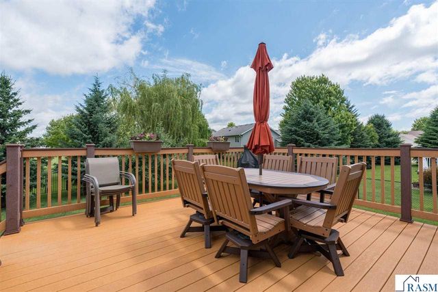 2290 Balsam Drive, North Mankato, MN 56003