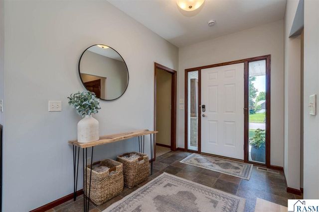 2290 Balsam Drive, North Mankato, MN 56003