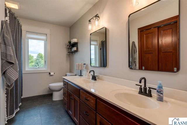 2290 Balsam Drive, North Mankato, MN 56003