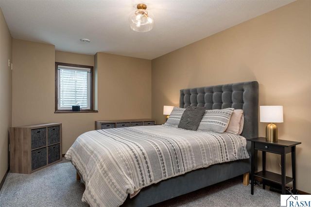 2290 Balsam Drive, North Mankato, MN 56003