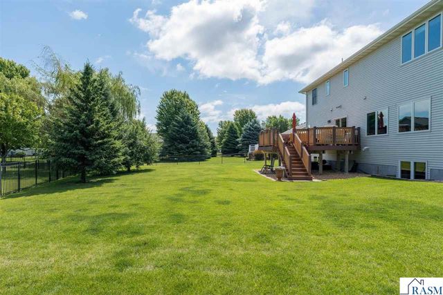 2290 Balsam Drive, North Mankato, MN 56003