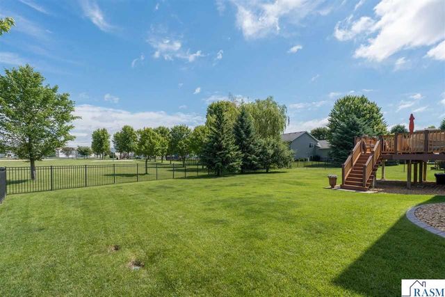 2290 Balsam Drive, North Mankato, MN 56003