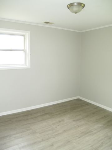 17 Oak Lane, Park Forest, IL 60466