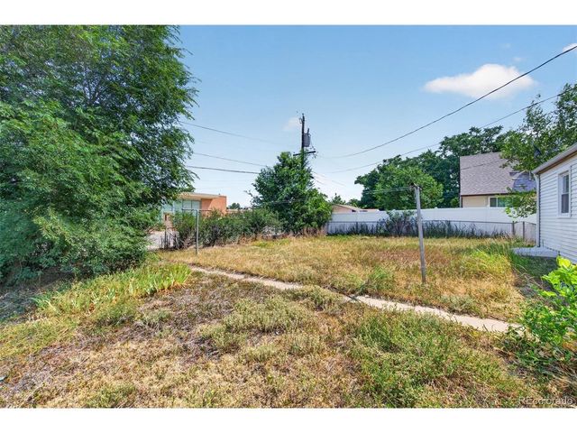 10831 Lowry Pl, Aurora, CO 80010