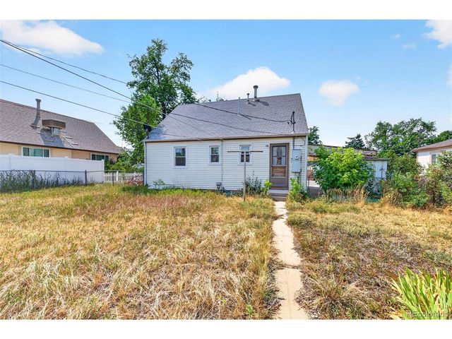 10831 Lowry Pl, Aurora, CO 80010
