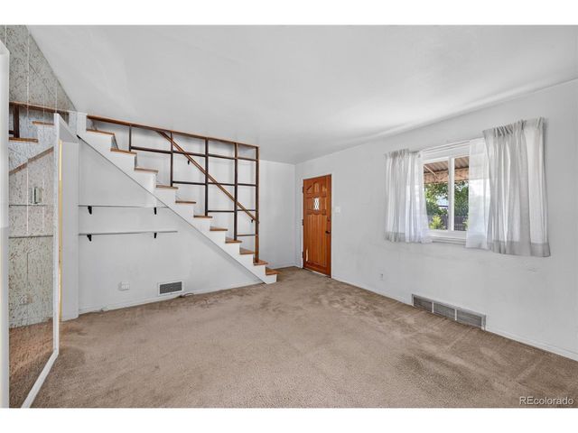 10831 Lowry Pl, Aurora, CO 80010