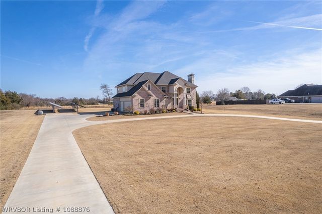 2108 N Mountain Grove Road, Alma, AR 72921