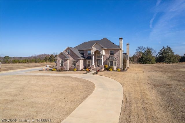 2108 N Mountain Grove Road, Alma, AR 72921