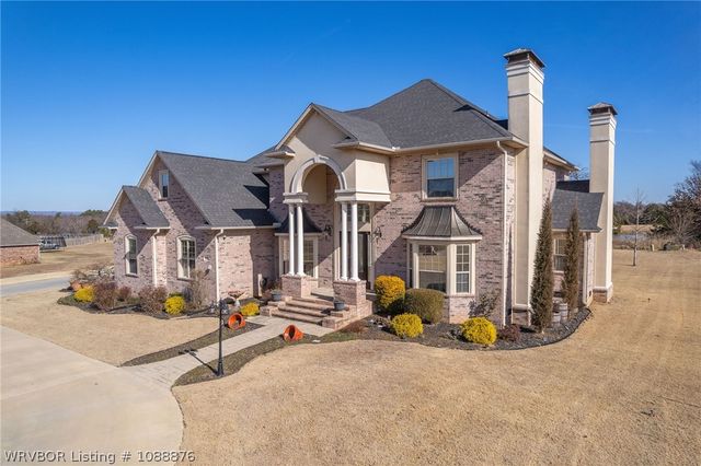 2108 N Mountain Grove Road, Alma, AR 72921