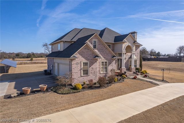 2108 N Mountain Grove Road, Alma, AR 72921