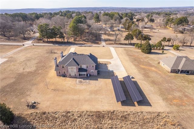2108 N Mountain Grove Road, Alma, AR 72921