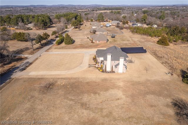 2108 N Mountain Grove Road, Alma, AR 72921