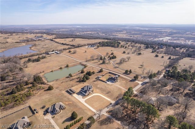2108 N Mountain Grove Road, Alma, AR 72921