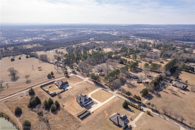 2108 N Mountain Grove Road, Alma, AR 72921