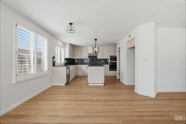 5841 Greenhorn Mountain Court, Bakersfield, CA 93313