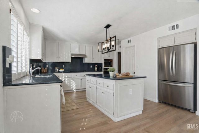 5841 Greenhorn Mountain Court, Bakersfield, CA 93313