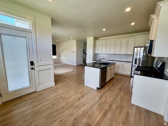 104 W GLENNA WAY, Farmington, UT 84025