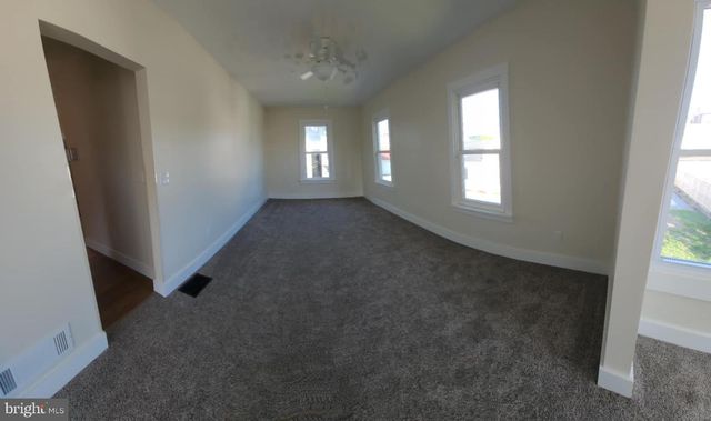 21 E MAPLE ST, Cleona, PA 17042