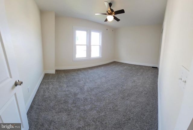 21 E MAPLE ST, Cleona, PA 17042