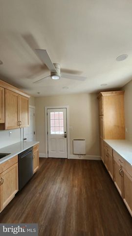 21 E MAPLE ST, Cleona, PA 17042