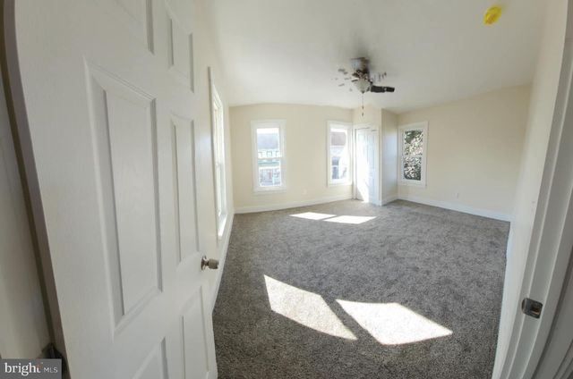 21 E MAPLE ST, Cleona, PA 17042