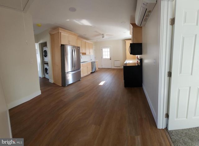 21 E MAPLE ST, Cleona, PA 17042