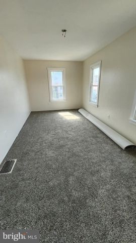 21 E MAPLE ST, Cleona, PA 17042