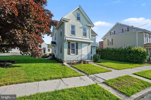 21 E MAPLE ST, Cleona, PA 17042