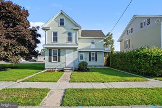 21 E MAPLE ST, Cleona, PA 17042