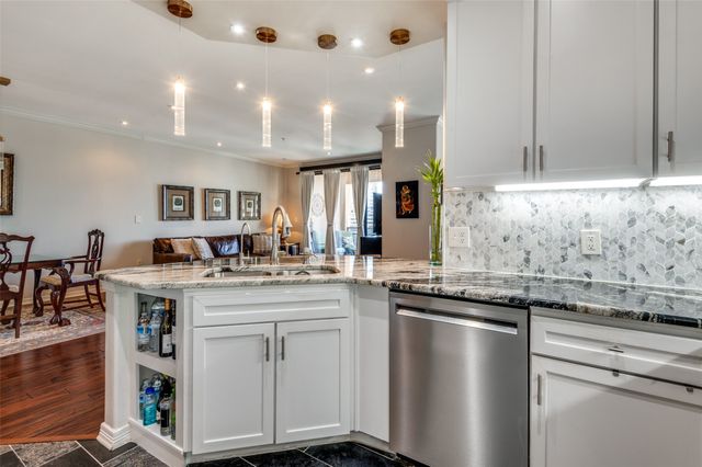 330 Las Colinas Boulevard E 1016, Irving, TX 75039