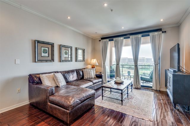 330 Las Colinas Boulevard E 1016, Irving, TX 75039