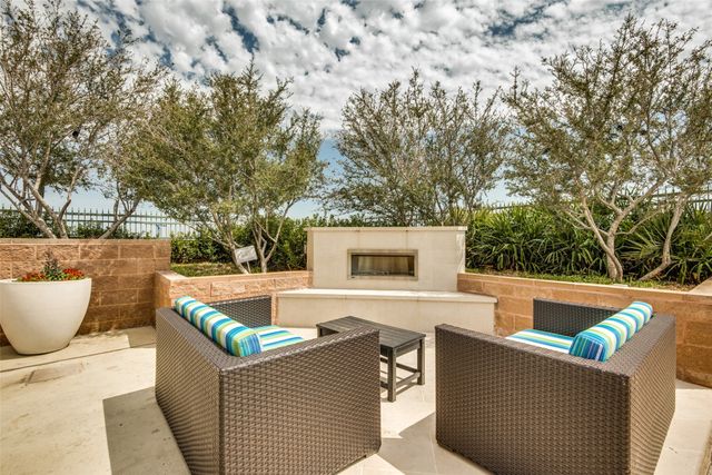 330 Las Colinas Boulevard E 1016, Irving, TX 75039
