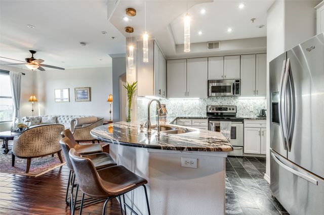 330 Las Colinas Boulevard E 1016, Irving, TX 75039