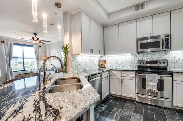 330 Las Colinas Boulevard E 1016, Irving, TX 75039