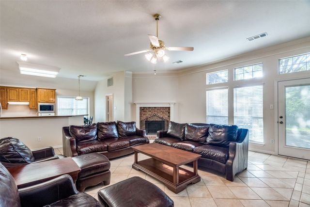 6302 Hidden Springs, Garland, TX 75044
