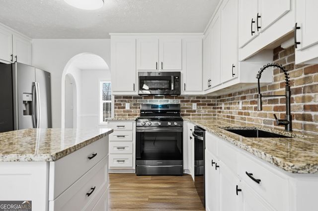 3180 Victoria Ridge Court, Loganville, GA 30052