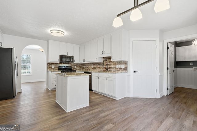 3180 Victoria Ridge Court, Loganville, GA 30052