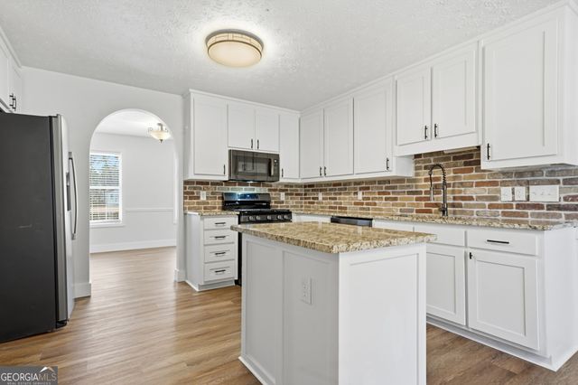 3180 Victoria Ridge Court, Loganville, GA 30052