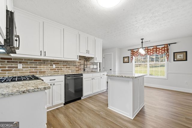 3180 Victoria Ridge Court, Loganville, GA 30052