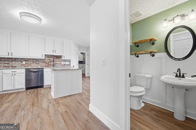 3180 Victoria Ridge Court, Loganville, GA 30052