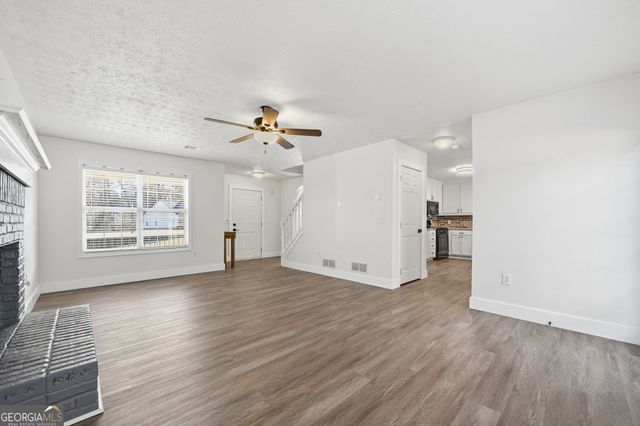 3180 Victoria Ridge Court, Loganville, GA 30052